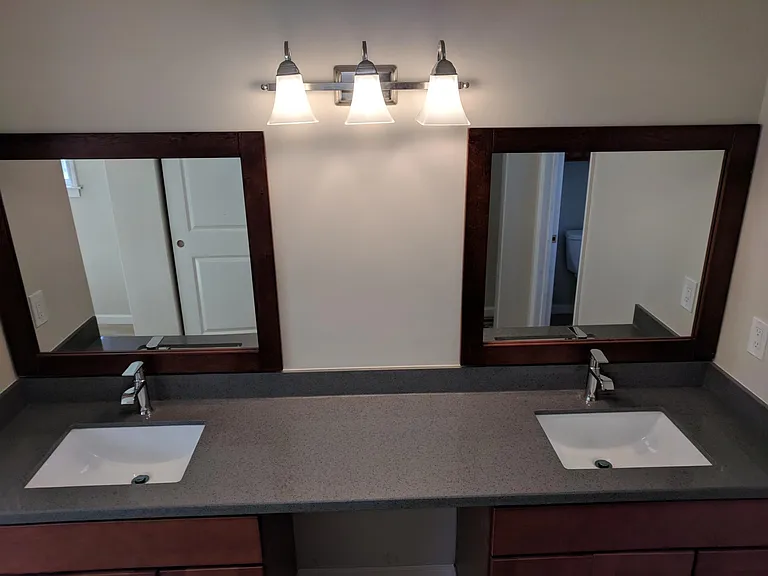 1925 Hackett Ave #1 — Photo 17