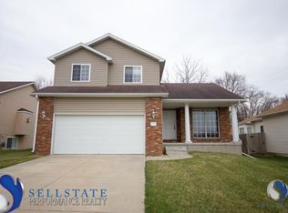8121 Elizabeth Dr, Lincoln, NE 68505