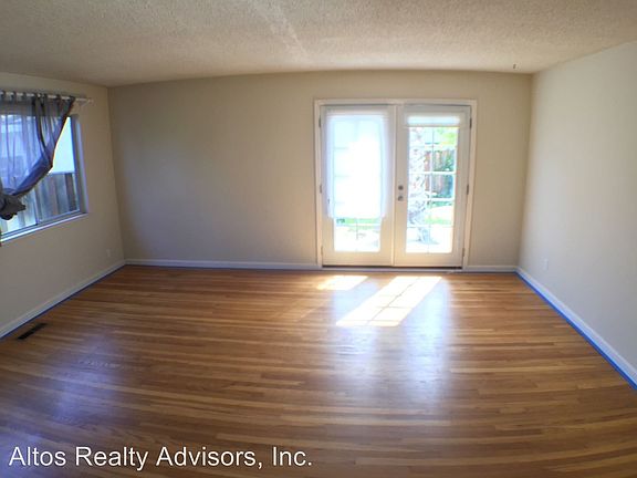 3rd image of 810 Ladis Ct