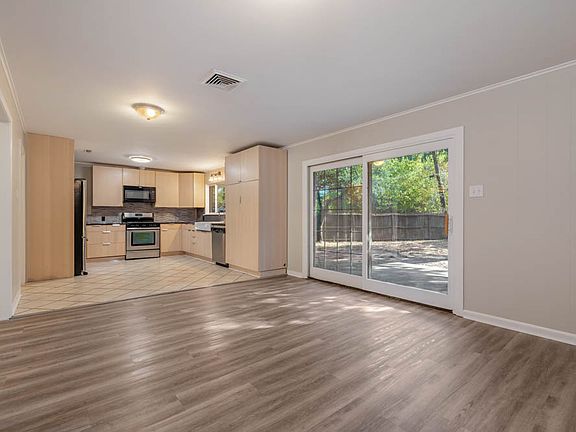 4th image of 510 Olive St