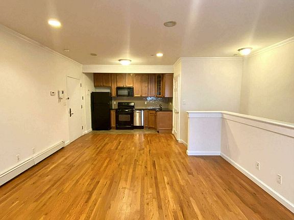 3rd image of 2916 Newtown Ave APT 1