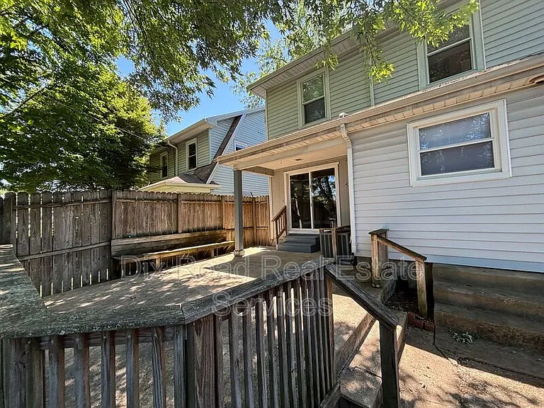 217 Fernwood Ave — Photo 4