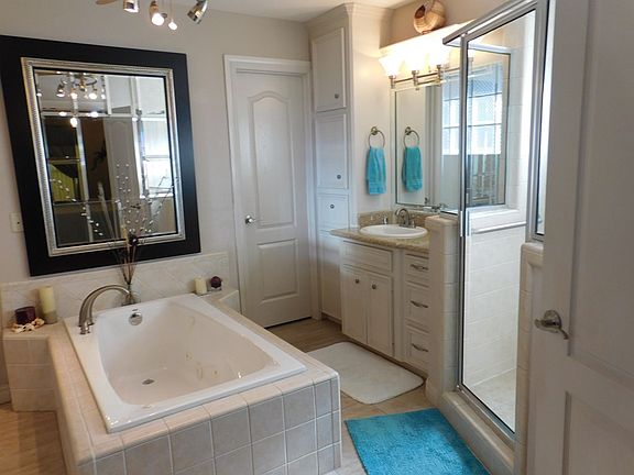 2nd image of 20 Cypress Point Dr