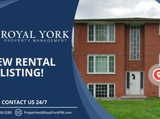 103 Vicmount Dr #3, Kitchener, ON N2M 2A2