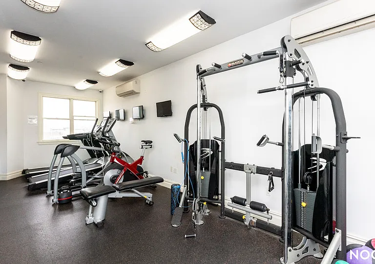 1355 Myrtle Ave #4R — Photo 17