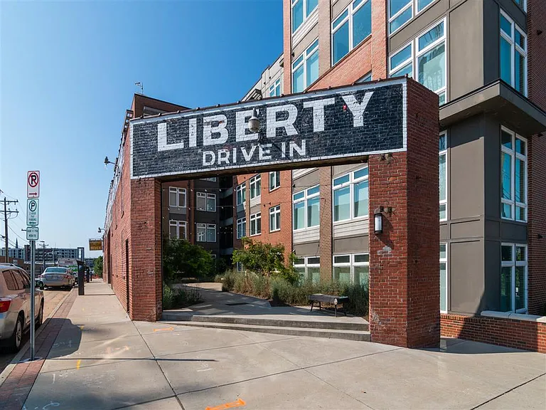 Liberty Warehouse — Photo 16