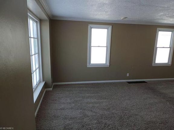 2nd image of 564 E Ford Ave