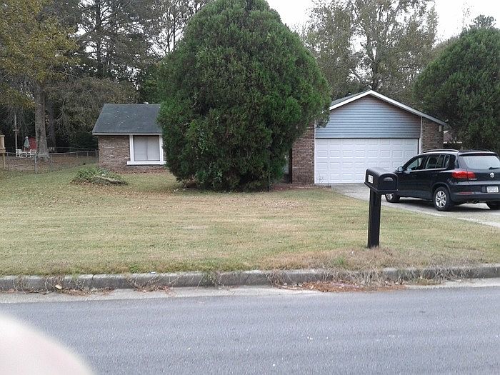 2nd image of 3120 Cadiz Cir