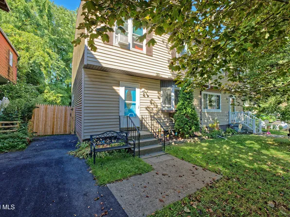 18A Hamilton Place, Cohoes, NY 12047