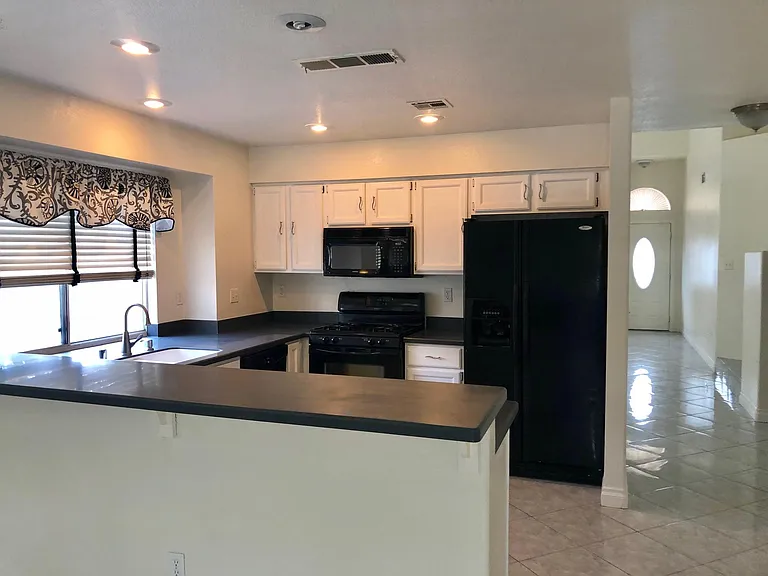 2142 Falcon Pointe Ln — Photo 3
