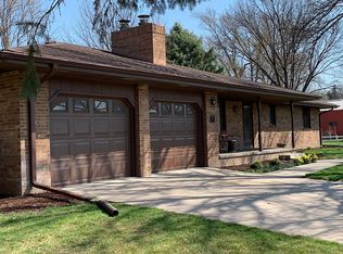 580 E 1st St, Crete, NE 68333