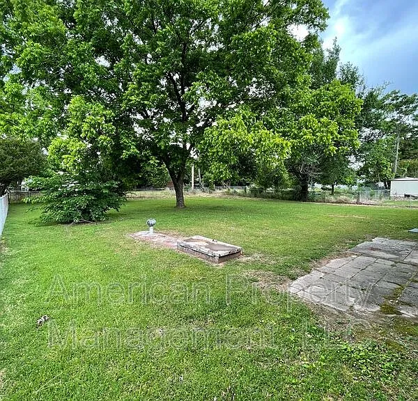 523 E Duncan St — Photo 30