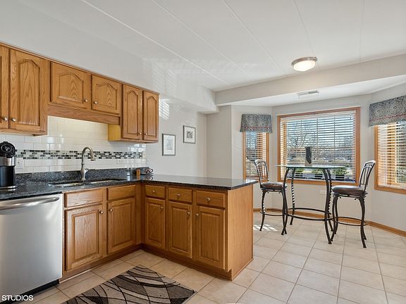 5th image of 11910 Windemere Ct APT 101