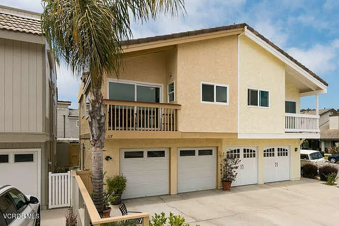 117 La Brea St — Photo 70