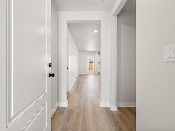 2nd image of 14512 Avenue Q