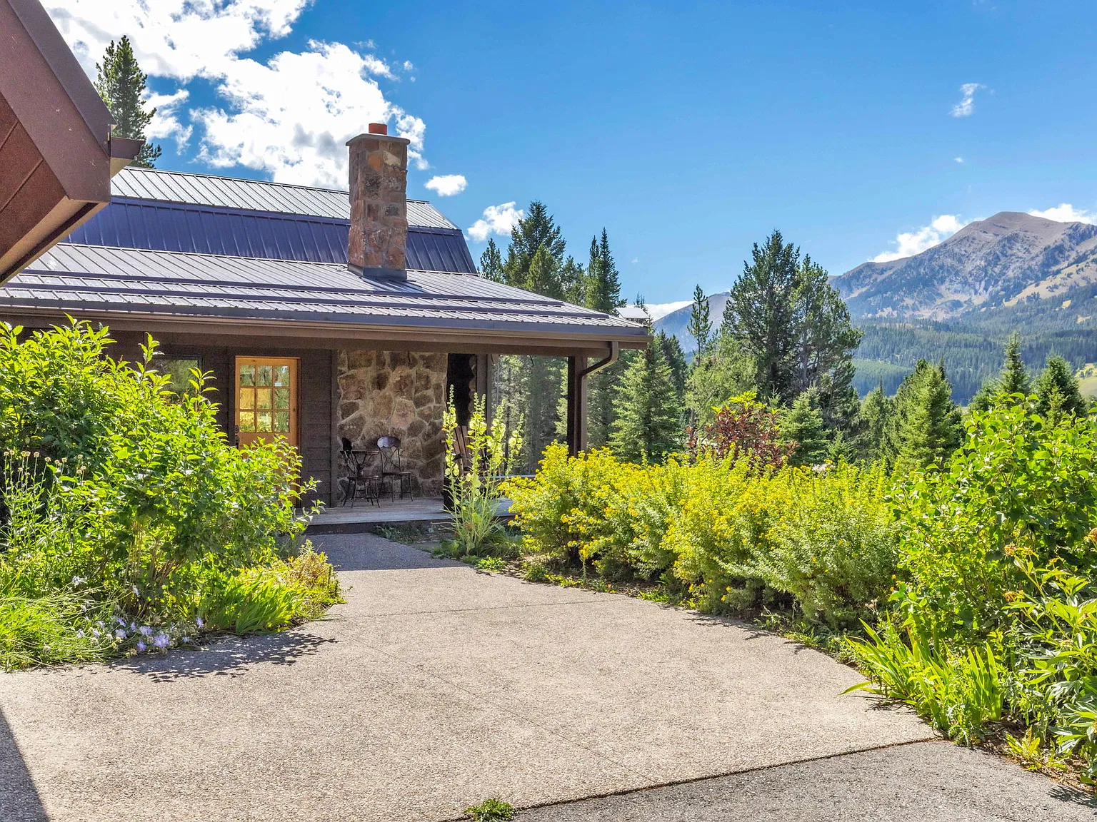3 bed, 3600 sqft, $9,500 — Photo 3