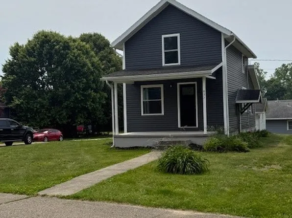 637 Maple St, Newcomerstown, OH 43832