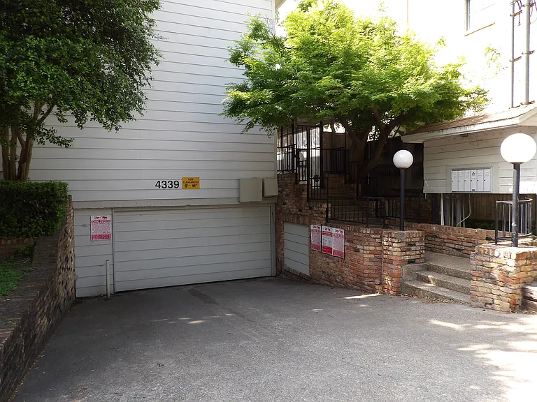 4339 Buena Vista St #5 — Photo 1