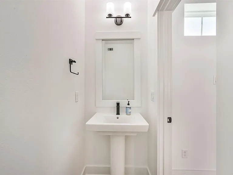 8321 Springwood Canyon Ln — Photo 24