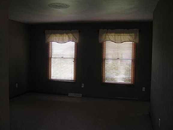 3rd image of 1202 Troon Dr
