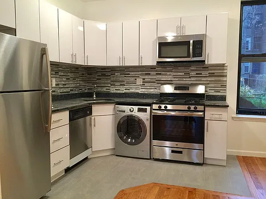 Rented by NYLA Realty | media 18