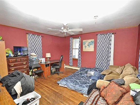 5th image of 225 W Weller St