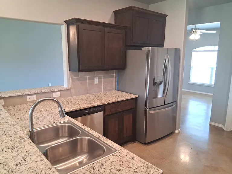 Kitchen (2)