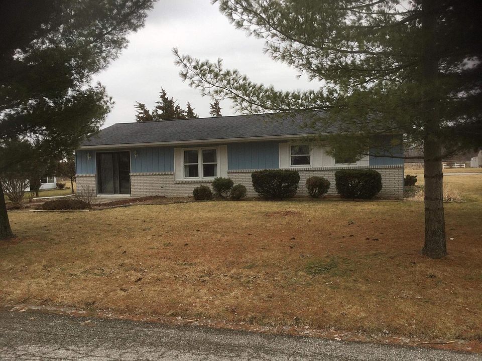 1st image of 3 Larkspur Pl