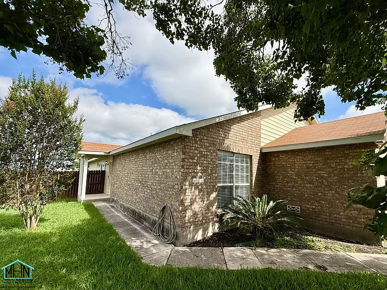 5603 Lakebend West Dr #A — Photo 2