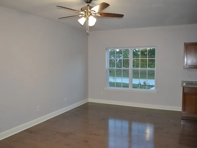156 Lambert Dr — Photo 18