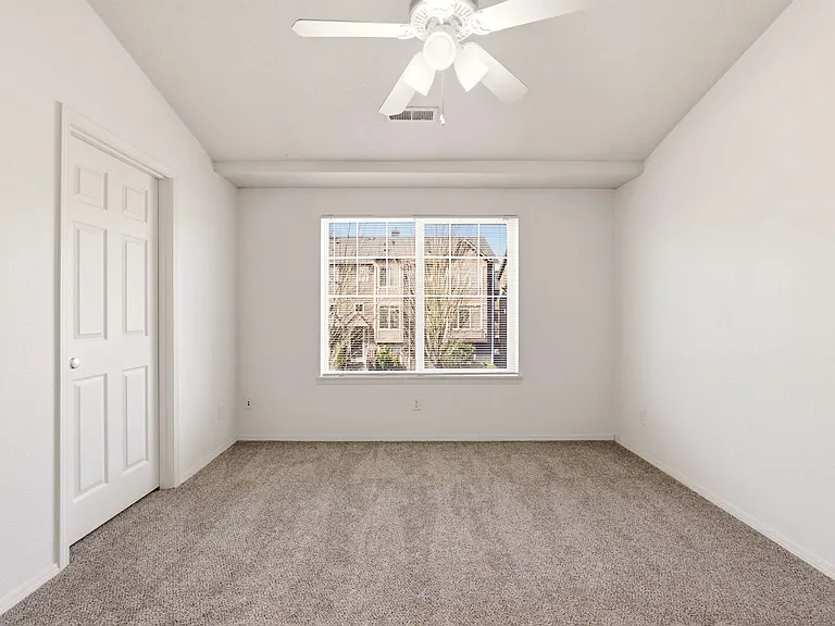 2322 NW 168th Pl — Photo 22