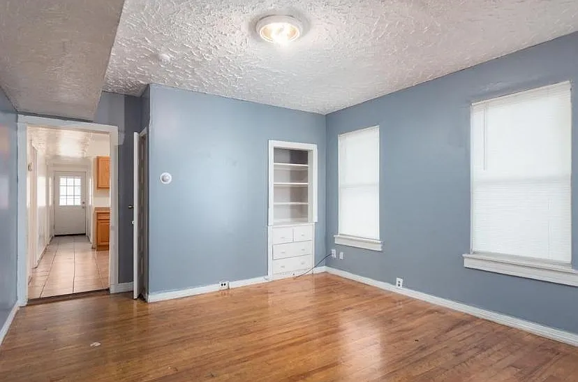 4 bed, $850 — Photo 2