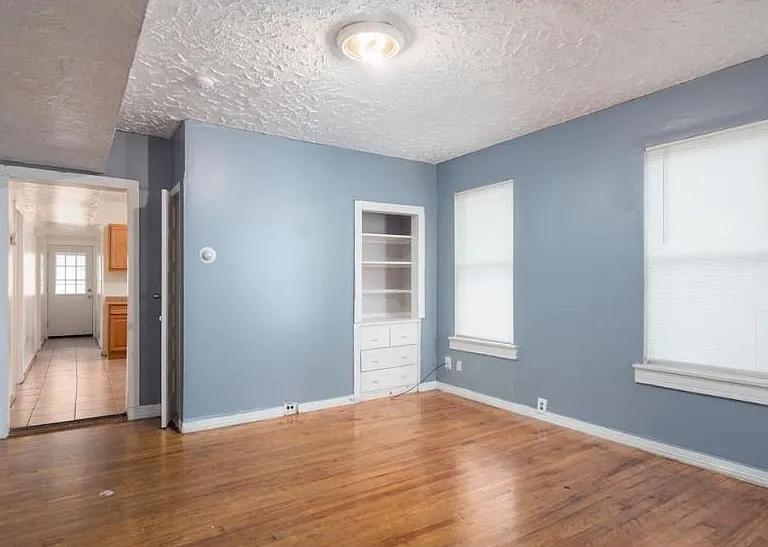 1 Freeland Ter — Photo 2
