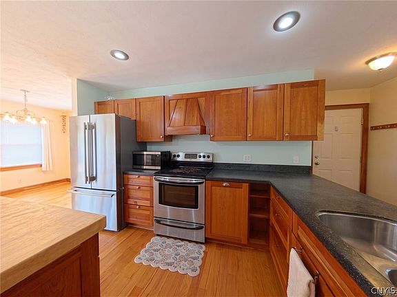 4th image of 4034 Lafayette Rd