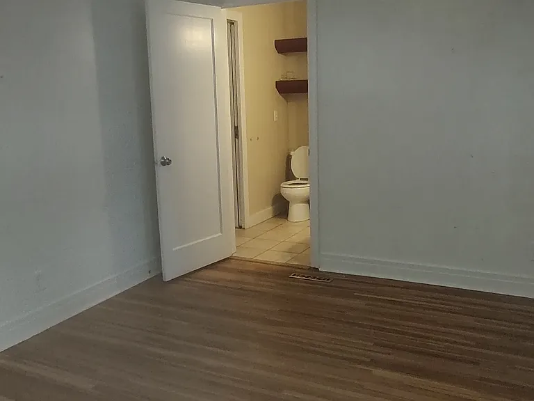 631 7th Ave #A — Photo 25