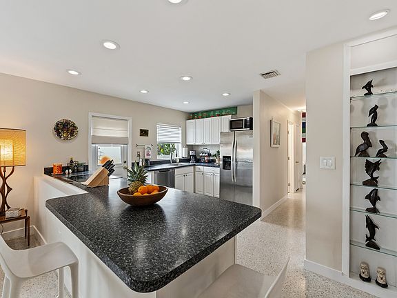 5th image of 708 Westwind Dr