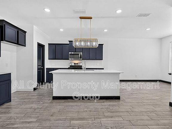 3rd image of 1005 Chaplin Dr