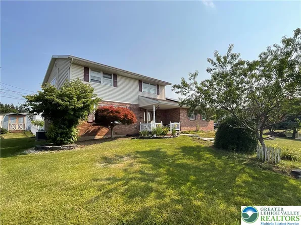 3303 Barklay Rd, Whitehall, PA 18052