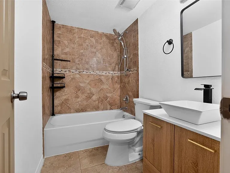3240 Apfel Rd — Photo 32