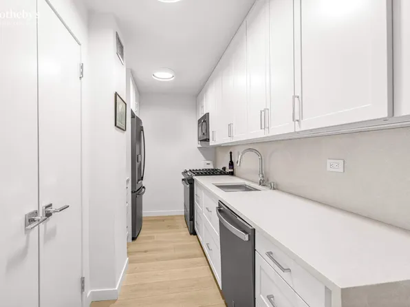 444 East 86th Street image 4 of 13