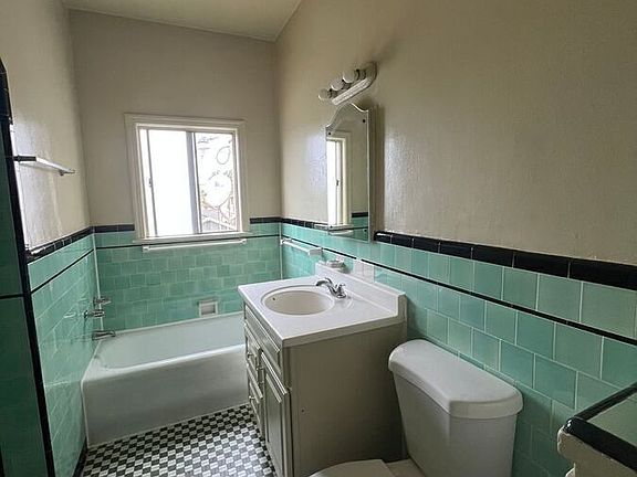 2nd image of 1757 1/2 S La Brea Ave