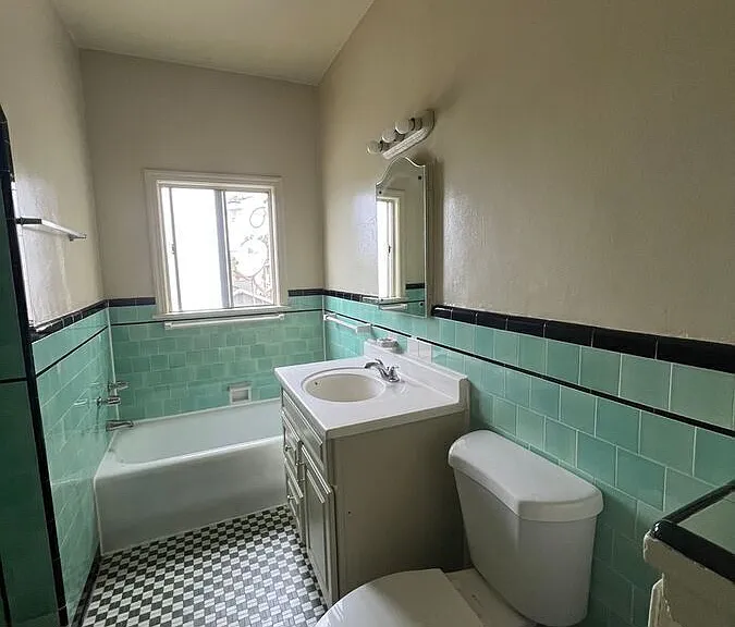 1757 1/2 S La Brea Ave — Photo 2