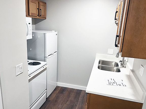 4th image of 3051 Marshall Ave #3060-109