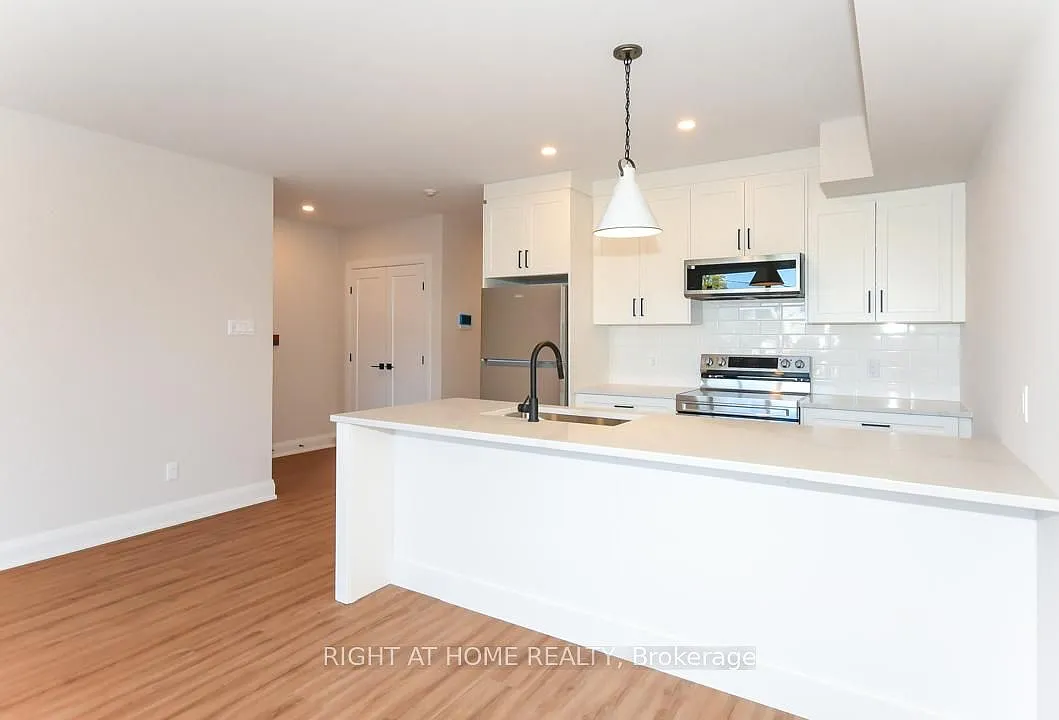 2 bed, $2,690 — Photo 4