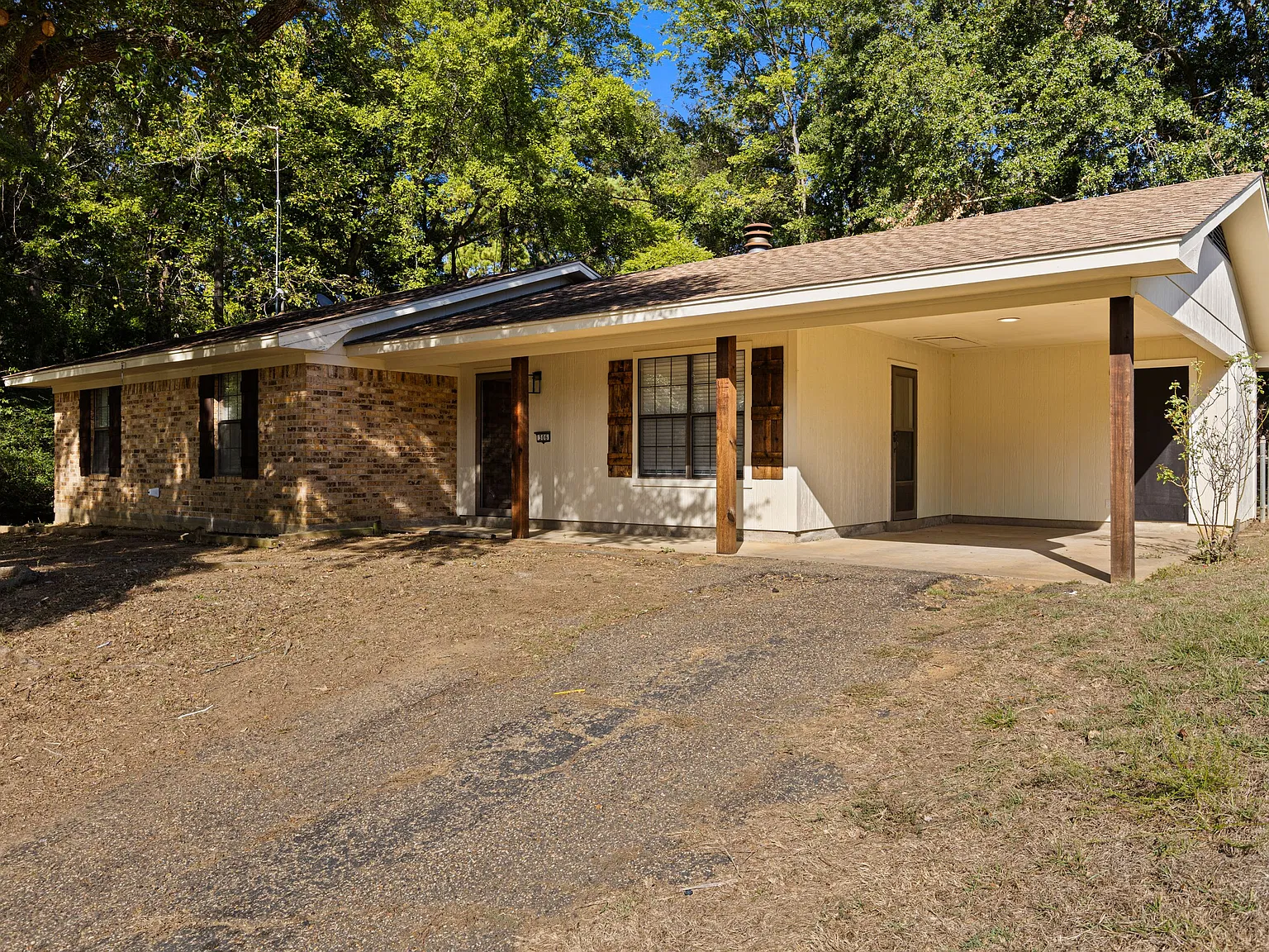 3 Bedroom 2 Bath Home — Photo 3