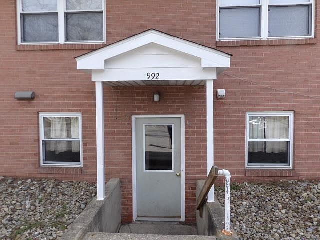1st image of 992 Patricia Dr APT 3