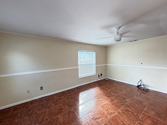 4th image of 2615 E 10th Ave