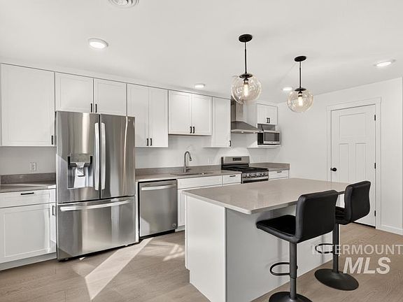 4th image of 103 N Almon #204
