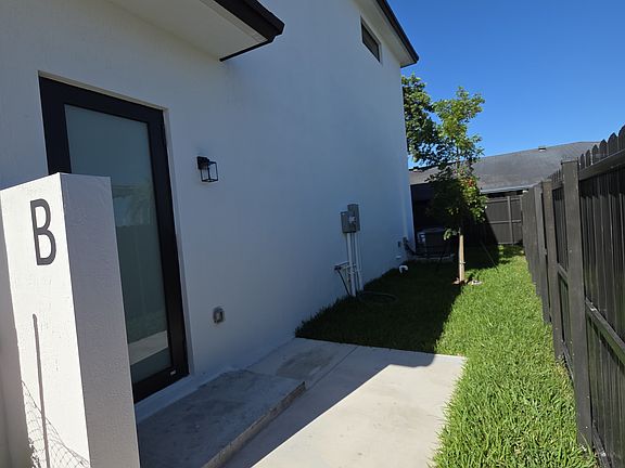 2nd image of 1313 NW 6th Ave #B