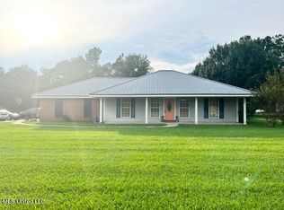 9115 Sumrall Rd, Crystal Springs, MS 39059